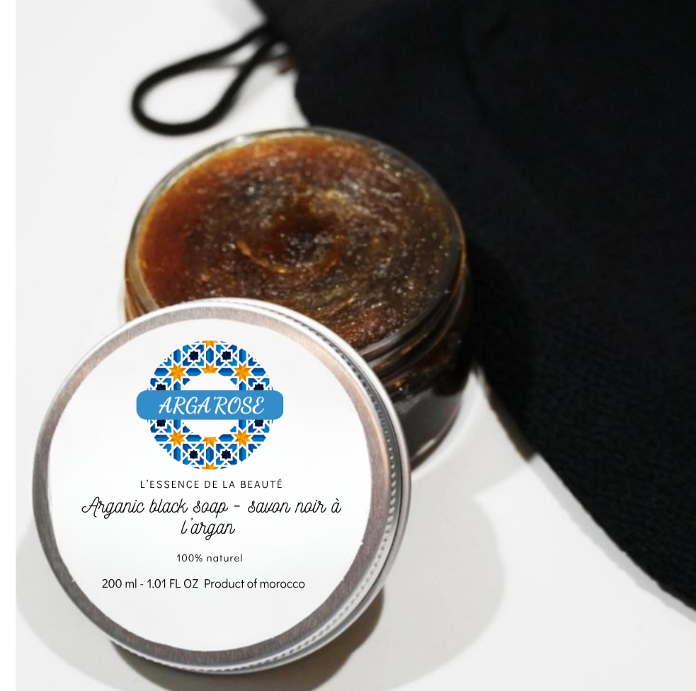 Texture onctueuse du savon noir à l'argan et à la rose ArgaRose